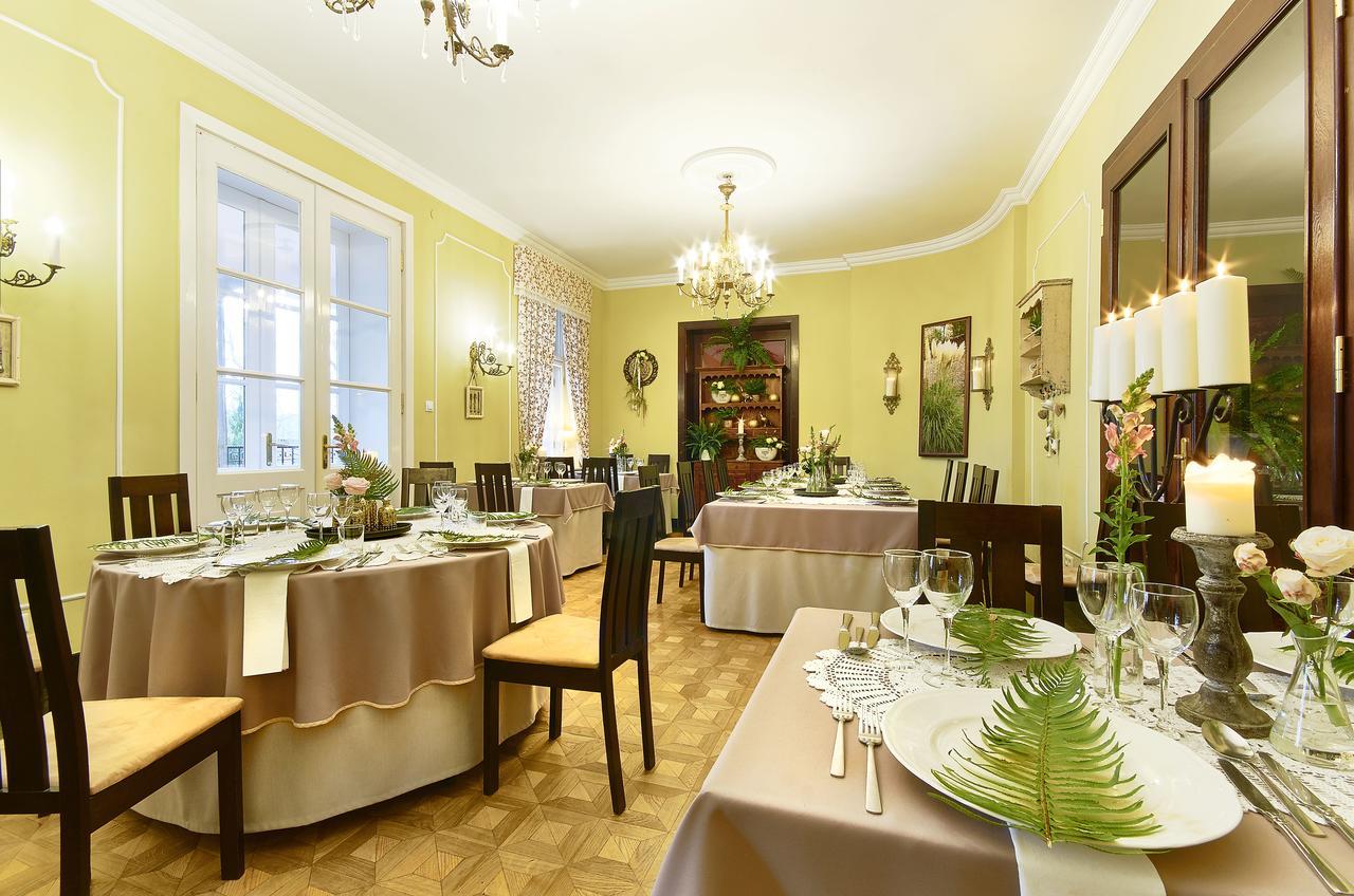 Palac Bialokosz Hotell Exteriör bild