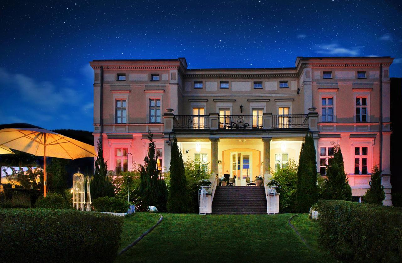 Palac Bialokosz Hotell Exteriör bild