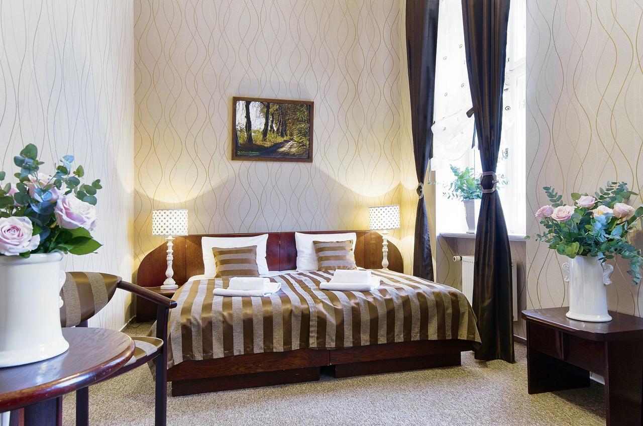 Palac Bialokosz Hotell Exteriör bild